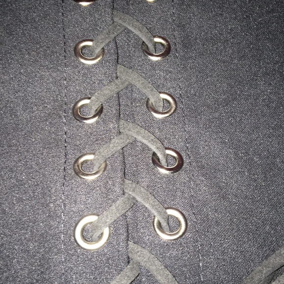 Black lace up skirt - Picture 2 of 3